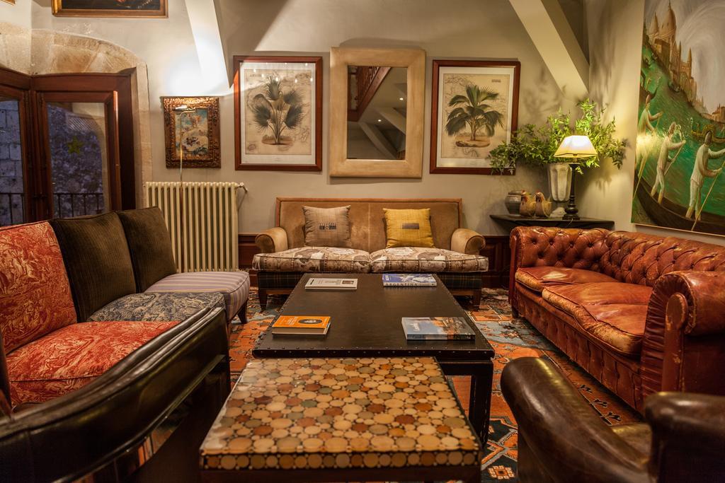 Palacio Chaves Hotel Трухильо Екстериор снимка